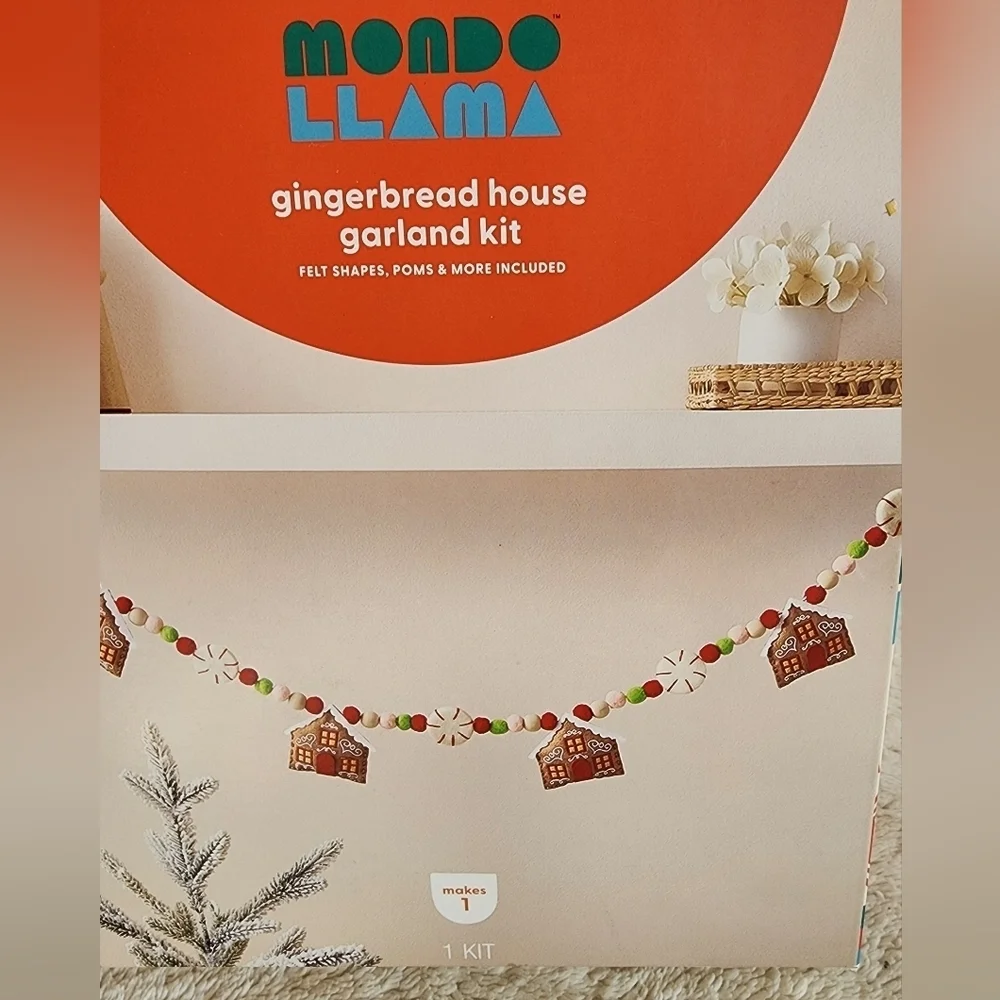 NWT Christmas Craft Gingerbread House and Peppermint Garland make your own kit